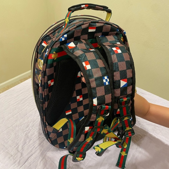 Pet carrier backpack for cats and dogs - Picture 6 of 7